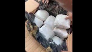 Kargo aracında giysilerin içinden çıktı