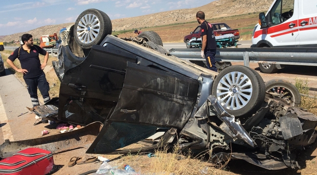 Refüjdeki su kanalına devrilen otomobildeki 6 kişi yaralandı