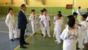 Tekvando kursunu tamamlayan örenciler ödüllendirildi