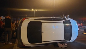 İki otomobilin çarpıştığı kazada 1'i polis, 5 kişi yaralandı