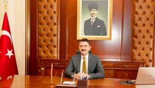 Vali Tekbıyıkoğlu, "Geleceğe olan umudunuzu yitirmeyiniz"