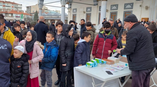 Çocukların cami ve namaz sevinci