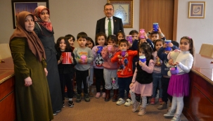 Minikler harçlıklarını depremzede akranlarına bağışladı