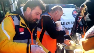 Sıcak çorbalar yaralı gönülleri ısıtıyor