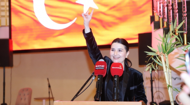 MHP siyasetine kadın eli değecek 