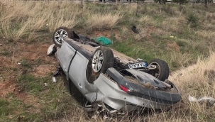 İki otomobil çarpıştı, yaralılar var