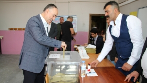 Belediye Başkanı Saygılı, oyunu kullandı