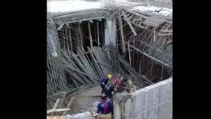 Bir anda çökünce işçi altında kaldı