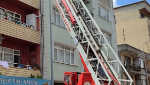 Çatı tamamen küle döndü