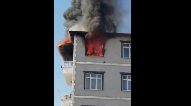 Yangında apartman boşaltıldı, 4 kişi hastaneye kaldırıldı