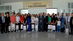 YKS ve LGS'de dereceye giren öğrenciler ödüllendirildi