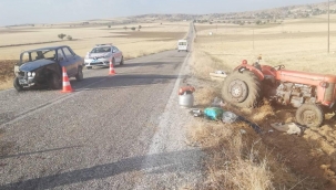 Traktörle otomobil çarpıştı 1'i ağır 3 kişi yaralandı