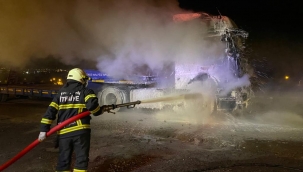 Tırdaki yangını diğer sürücüler fark etti