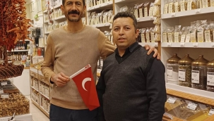 "Yer gök bayrak olsun" etkinliğine muhtar adayından destek