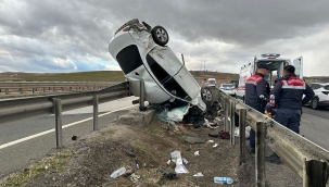 Otomobil savrulmanın etkisiyle bu hale geldi