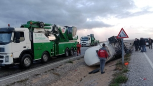 Yakıt tankeri ile tır çarpıştı büyük tehlike yaşandı