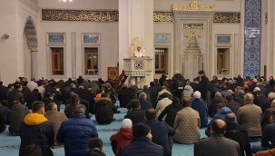 Eller semaya kalktı, tüm Müslümanlar için dua edildi