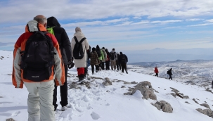 BOZDAK Dağcılık üyeleri zirve yaptı