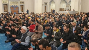 Camiler doldu, taştı. Miraç Kandili dualarla idrak edildi