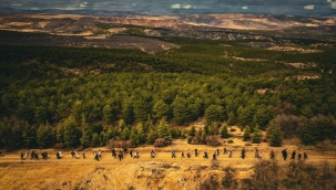 Dağcılar kentin tüm zirvelerine tırmanıyor