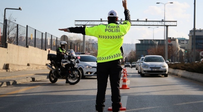 Trafik denetimleri sıkılaştırıldı, çok sayıda araç trafikten men edildi