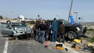 Kavşakta çarpıştılar, yaralılar var