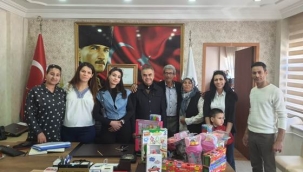 Çiçek yerine çocuklara oyuncak