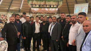 Kirveden oğluna görkemli asker gecesi