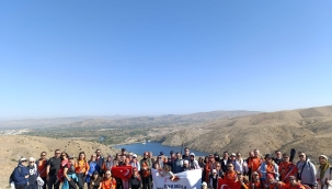 BOZDAK Dünya Yürüyüş Günü'nü yürüyerek kutladı