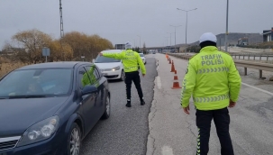 Uygulama başladı, bir bir kontrol ediliyor