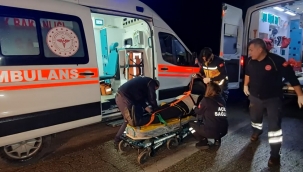 Karayolunda 3 araçlı kazada çok sayıda yaralı var