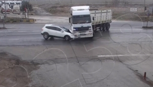 Yaşanan kazalar anbean kameralara yansıdı