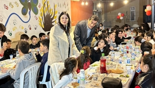 İftar sofrasında buluşan çocukların Ramazan sevinci