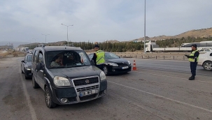 Yollarda bayram hareketliliği yaşanıyor