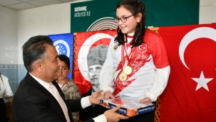 Hamleleriyle kendilerine hayran bıraktılar