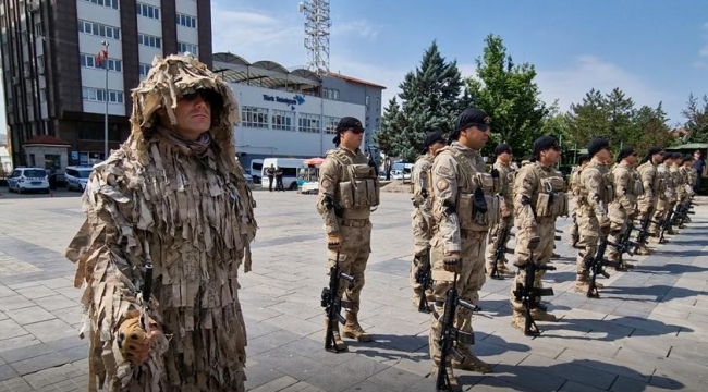 "Jandarma, üstün vazife anlayışı ile Türkiye Cumhuriyeti'nin gücü ve teminatı olmuştur"