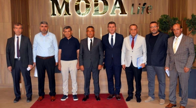 Yüzlerce öğrencinin faydalanması için uğraş verdiler