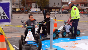 Emniyet kemerini takıp direksiyon başına geçtiler