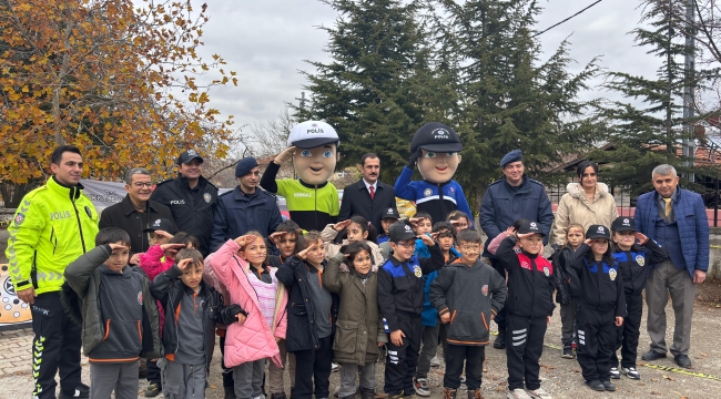 Öğrencilere uygulamalı trafik eğitimi