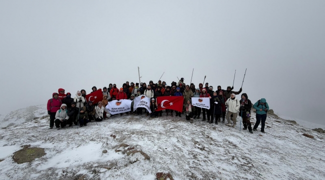 Her geçen gün büyüyen BOZDAK ailesi zirvelerden ayrılamıyor