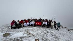 Her geçen gün büyüyen BOZDAK ailesi zirvelerden ayrılamıyor