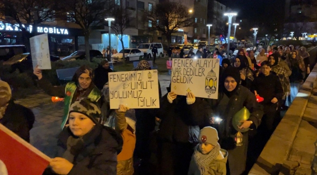 İHH'dan coşkulu fener alayı etkinliği