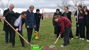 Meslek lisesi öğrencileri fidanları toprakla buluşturdu