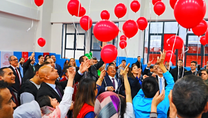 Otizm farkındalık gününde renkli görüntüler