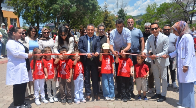 Minik ellerden büyük hayaller bu sergide yer aldı