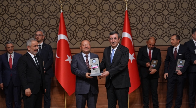 Frekansınızı ödüle layık görülen bu radyoya ayarlayın