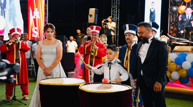 Özel gösterilerle görkemli sünnet düğünü