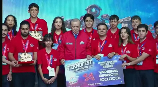 Birincilik ödülünü Cumhurbaşkanından aldı