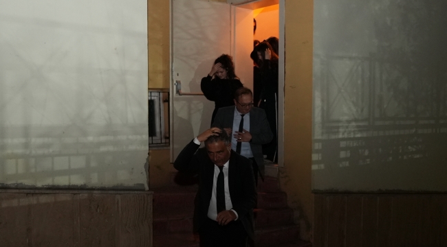 Sirenler eş zamanlı çalışınca binalar boşaltıldı